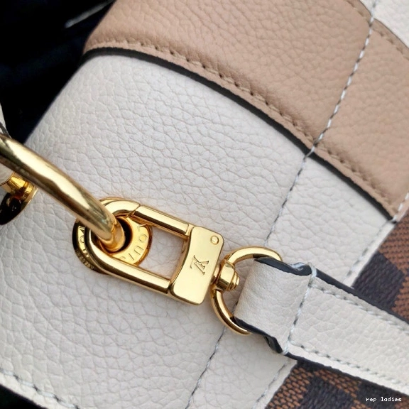 Cheap Clapton Backpack Louis Vuitton 0811